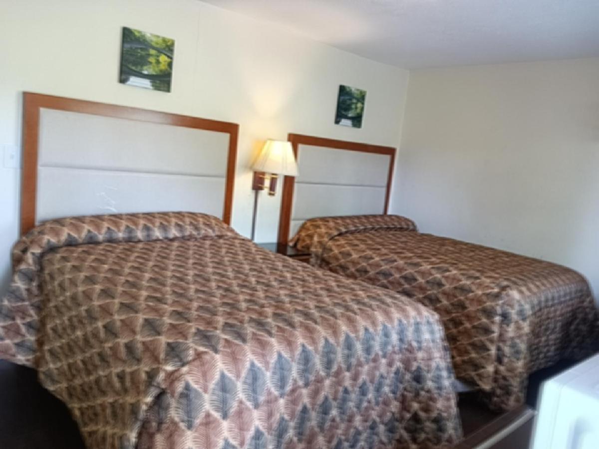 Maple Leaf Motel New Milford Exterior foto